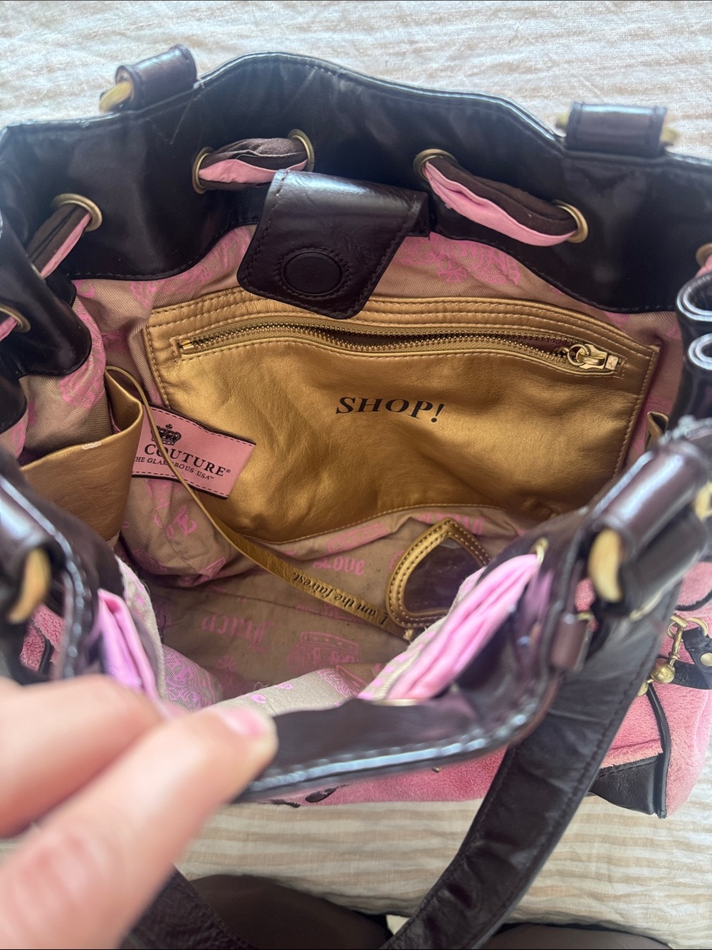 Vintage RARE Juicy Couture Pink Shoulder Bag with Dark Brown Trim and Charm - Picture 6 of 12
